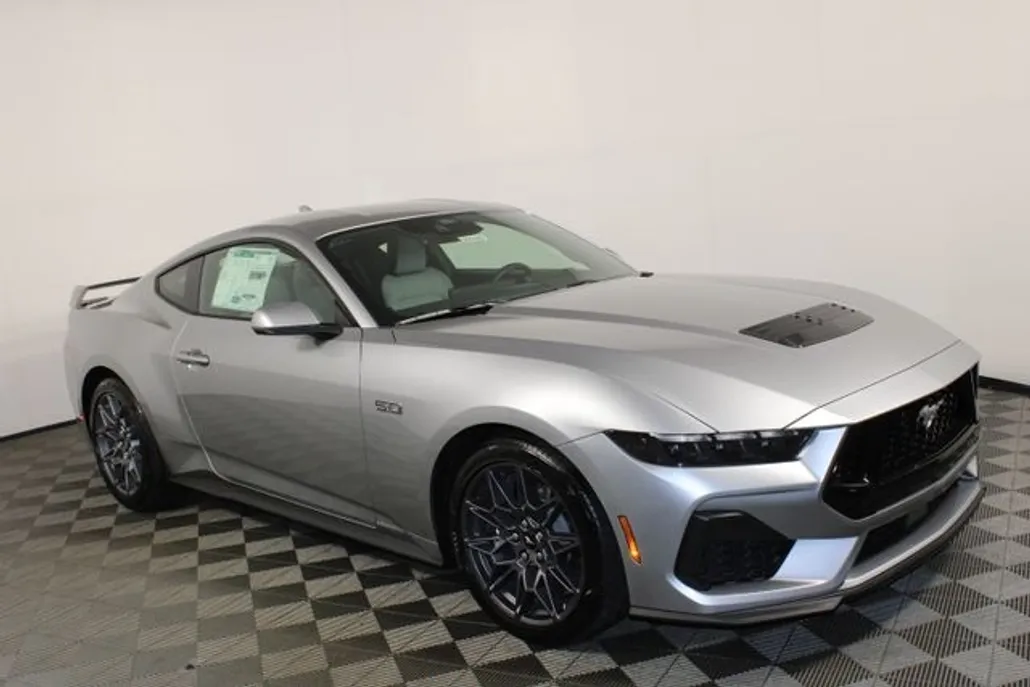 2025 Ford Mustang GT photo 1