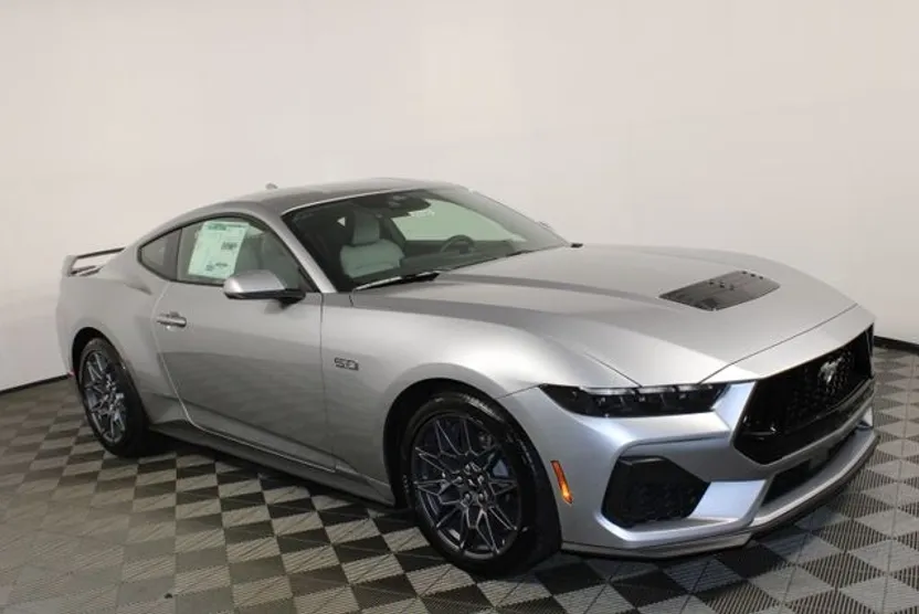 2025 Ford Mustang GT photo 1