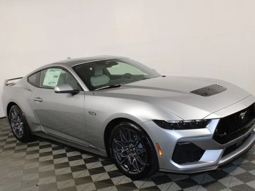 2025 Ford Mustang GT photo 1