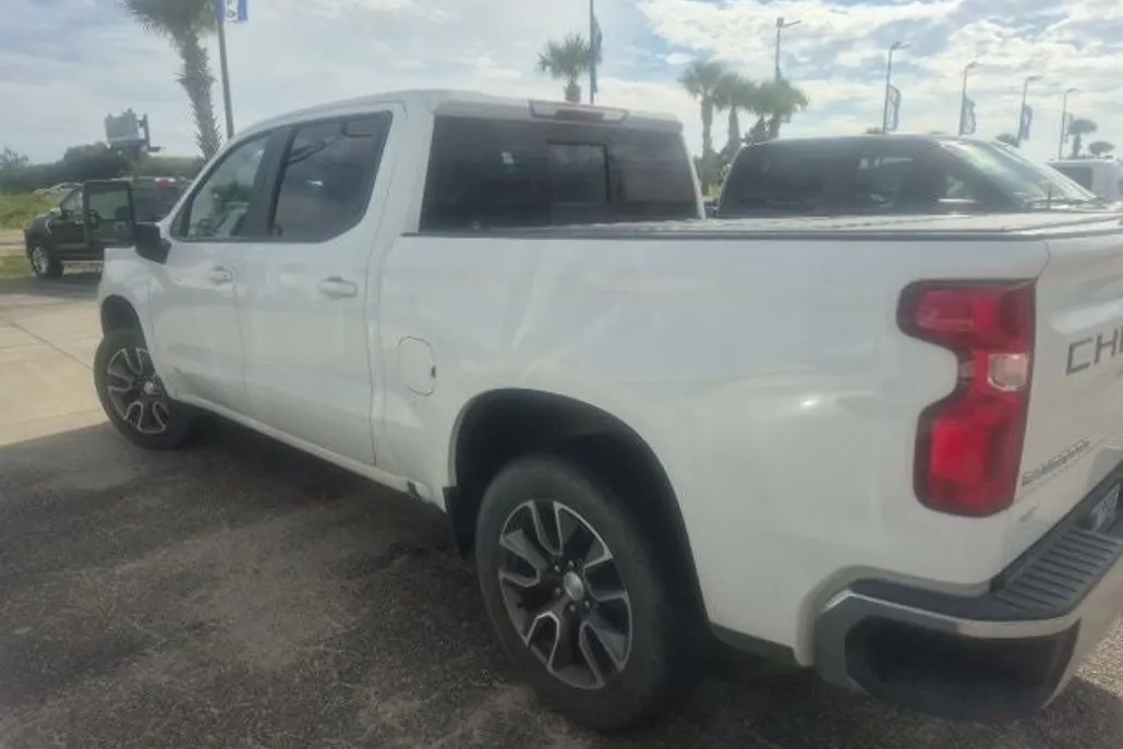 2020 Chevrolet Silverado 1500 LT photo 1