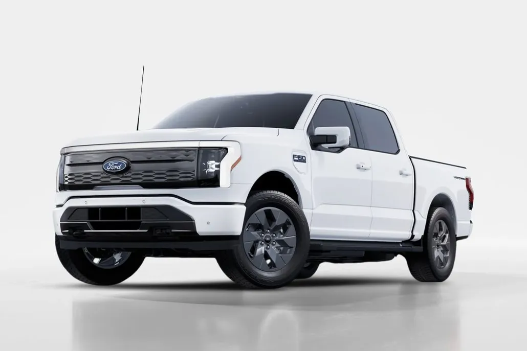2025 Ford F-150 Lightning Lariat photo 1