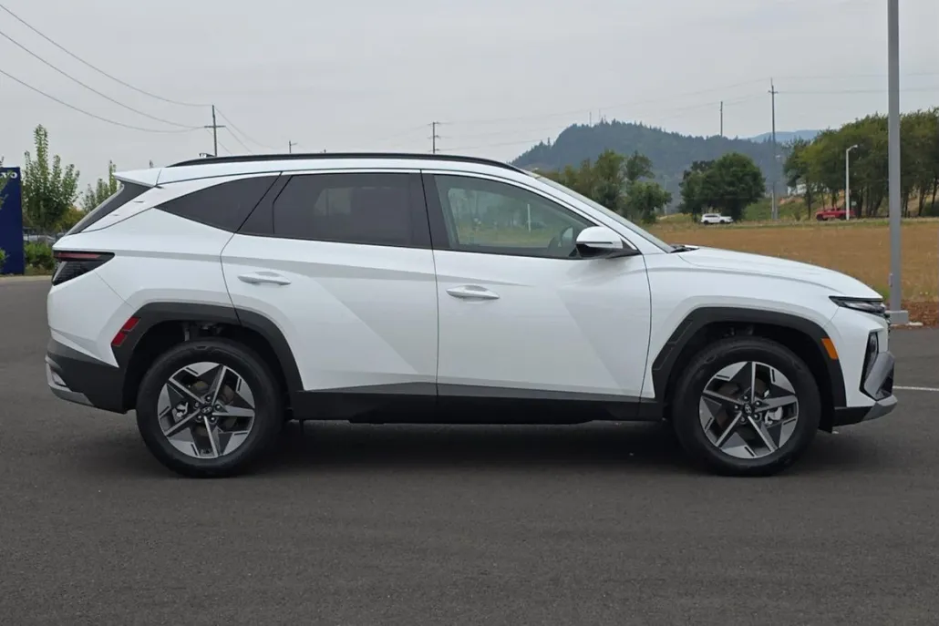 2025 Hyundai Tucson Hybrid SEL Convenience photo 1