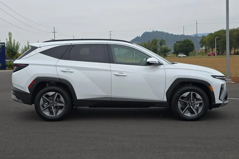 2025 Hyundai Tucson Hybrid SEL Convenience photo 1