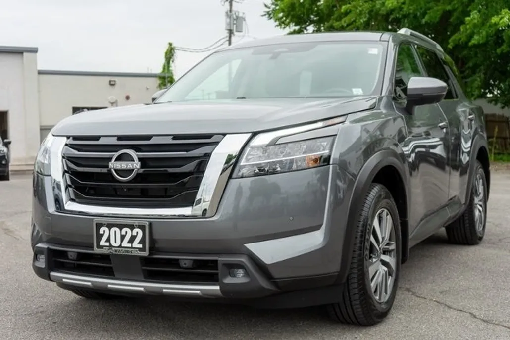 2022 Nissan Pathfinder SL photo 1