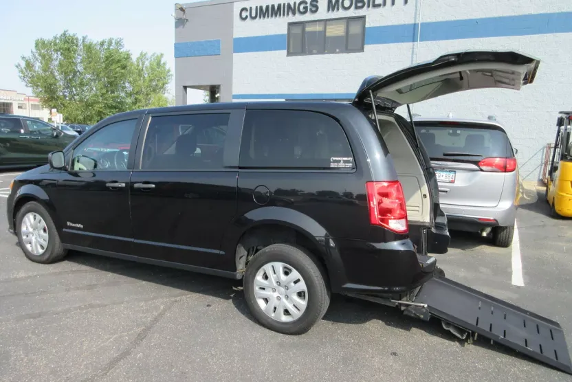2020 Dodge Grand Caravan SE photo 1