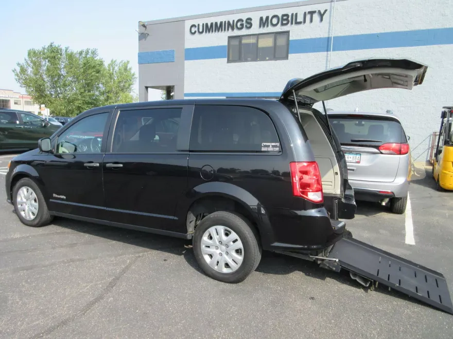 2020 Dodge Grand Caravan SE photo 1