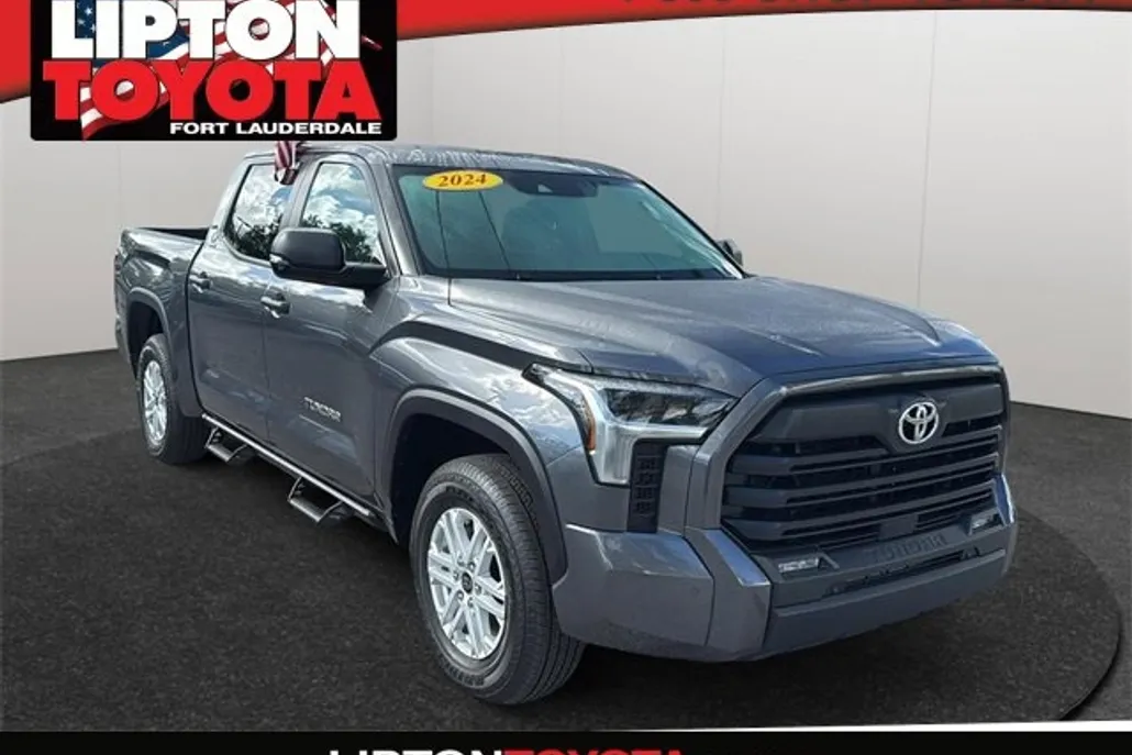 2024 Toyota Tundra SR5 CrewMax photo 1