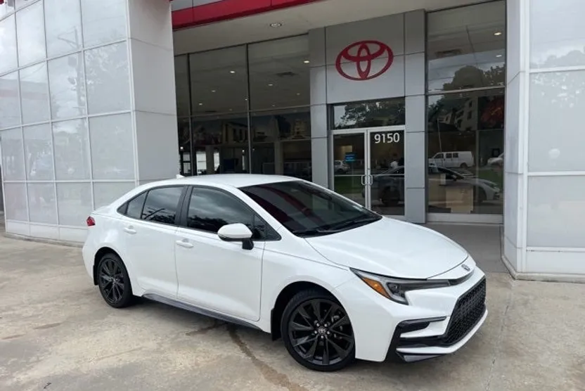 2025 Toyota Corolla Hybrid SE photo 1