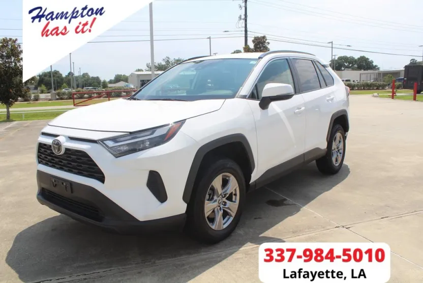 2023 Toyota RAV4 XLE photo 1
