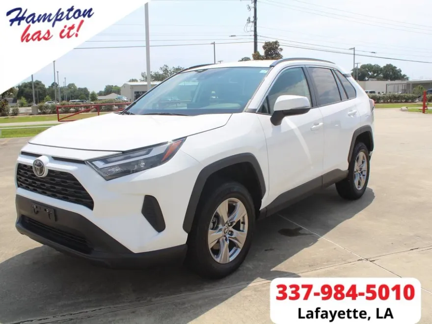 2023 Toyota RAV4 XLE photo 1