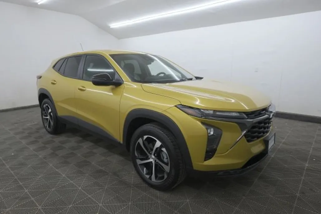 2024 Chevrolet Trax photo 1