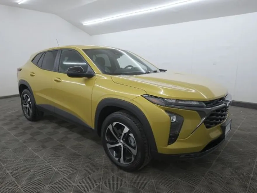2024 Chevrolet Trax photo 1