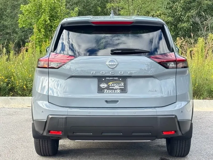 2026 Nissan Rogue SV photo 1
