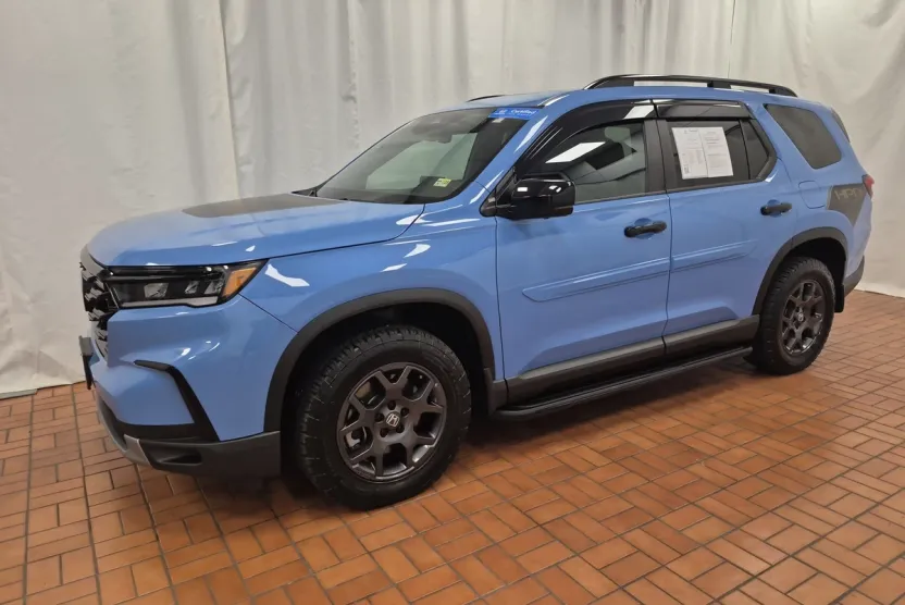 2023 Honda Pilot TrailSport photo 1