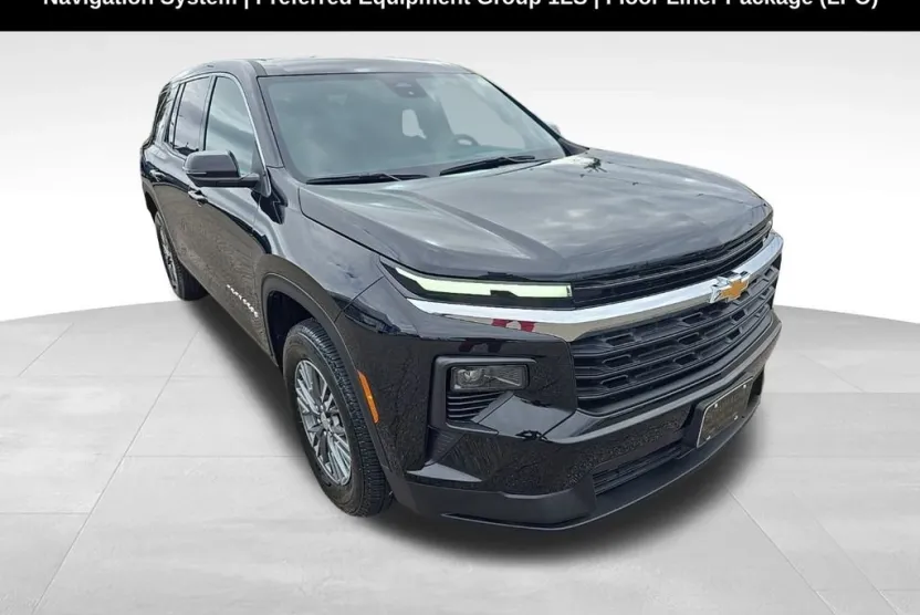 2024 Chevrolet Traverse LS photo 1