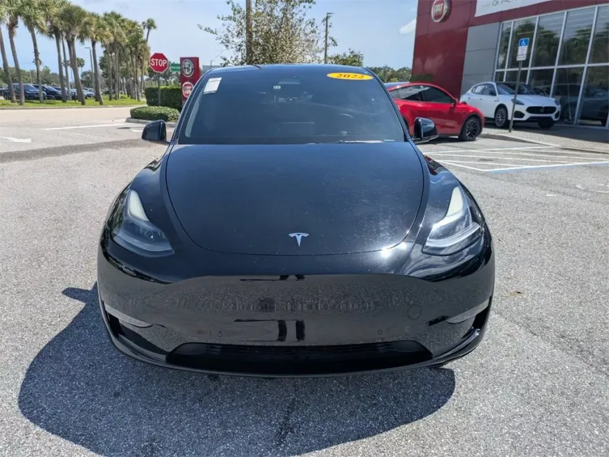 2022 Tesla Model Y Long Range photo 1