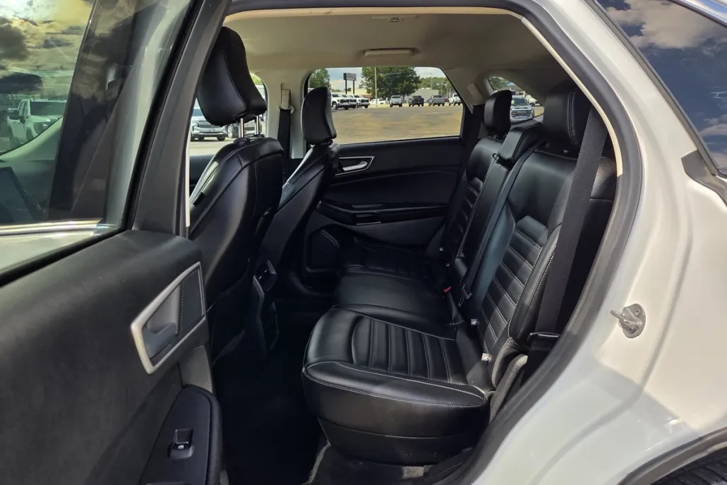 2023 Ford Edge SEL photo 1