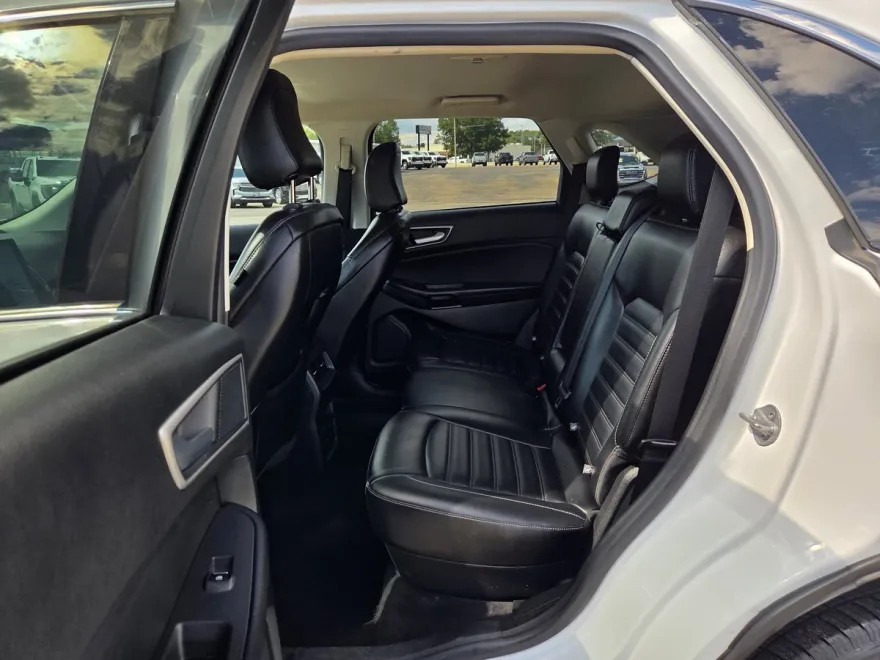 2023 Ford Edge SEL photo 1