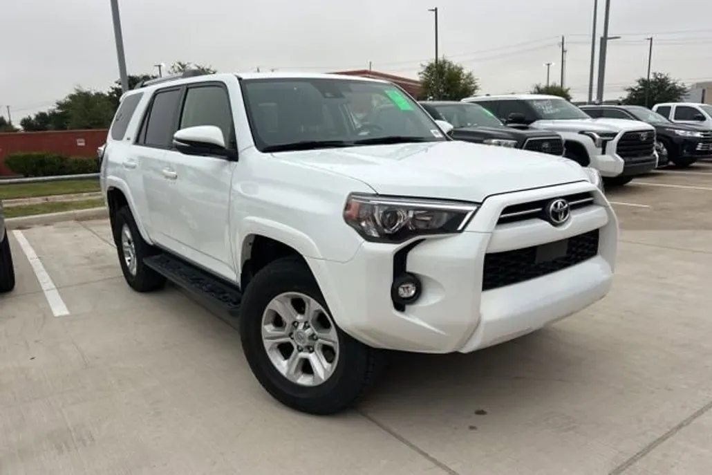 2024 Toyota 4Runner SR5 Premium photo 1
