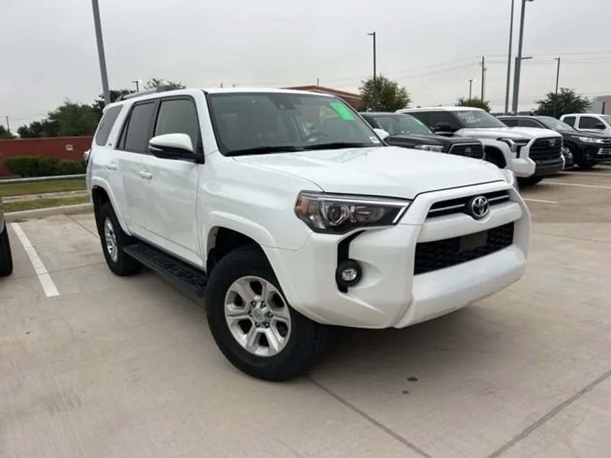 2024 Toyota 4Runner SR5 Premium photo 1