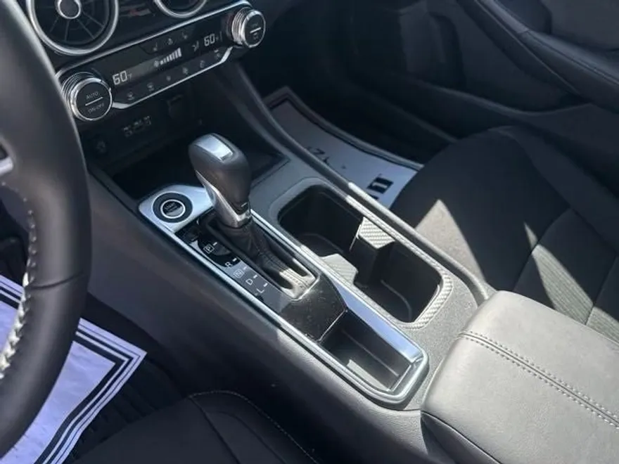 2025 Nissan Sentra SV photo 1