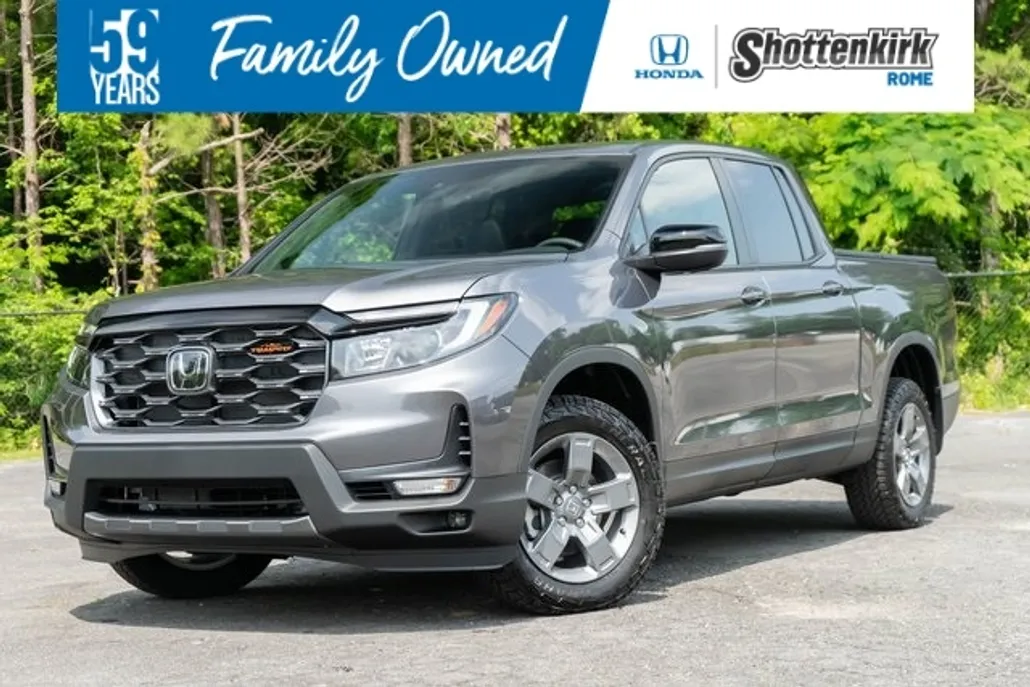 2025 Honda Ridgeline TrailSport photo 1