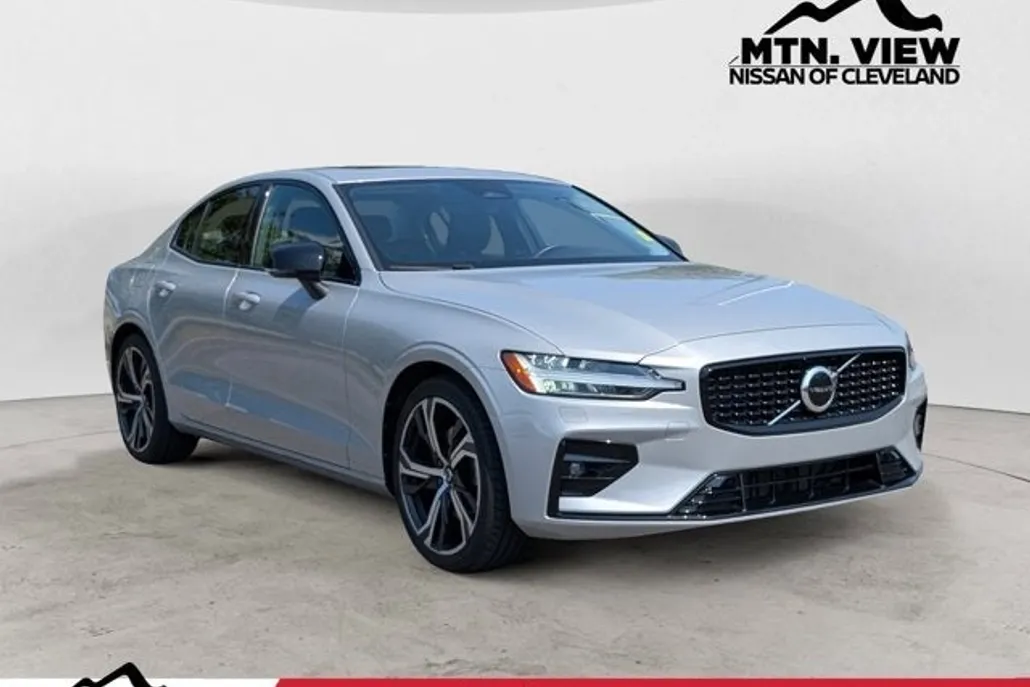 2024 Volvo S60 Core photo 1