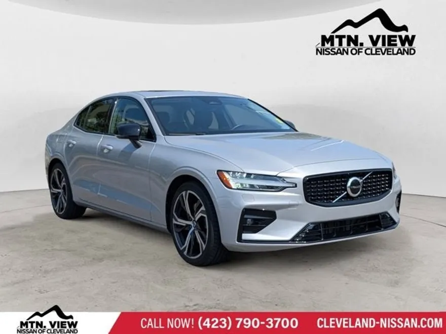 2024 Volvo S60 Core photo 1