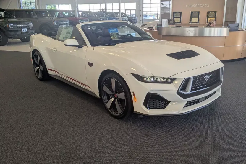2025 Ford Mustang GT Premium photo 1