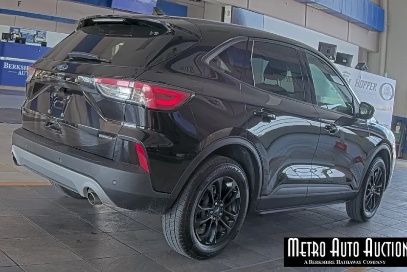 2020 Ford Escape SE Sport Hybrid photo 1
