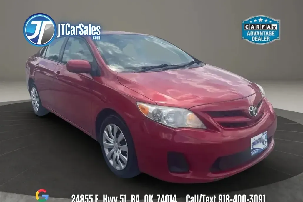 2012 Toyota Corolla LE photo 1
