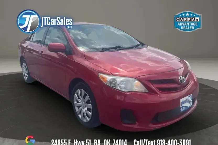 2012 Toyota Corolla LE photo 1