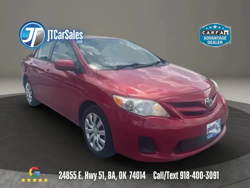 2012 Toyota Corolla LE photo 1