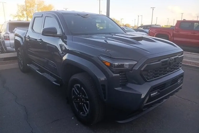 2025 Toyota Tacoma TRD Sport photo 1