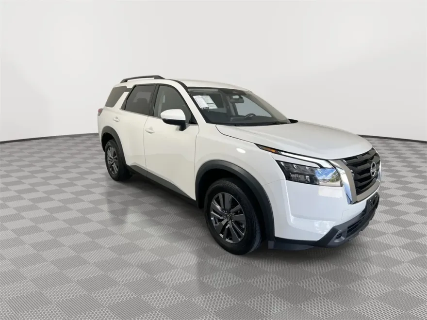 2024 Nissan Pathfinder SV photo 1