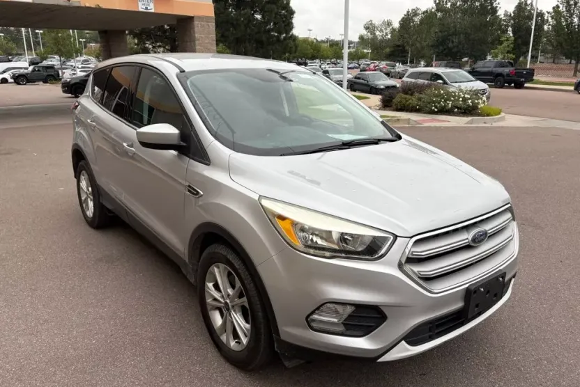 2019 Ford Escape SE photo 1