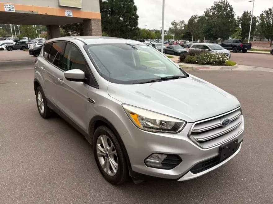 2019 Ford Escape SE photo 1