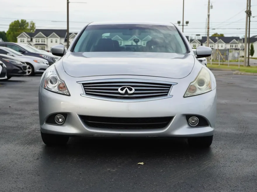 2010 Infiniti G37 photo 1