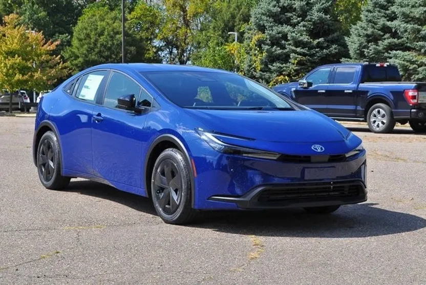 2026 Toyota Prius LE photo 1