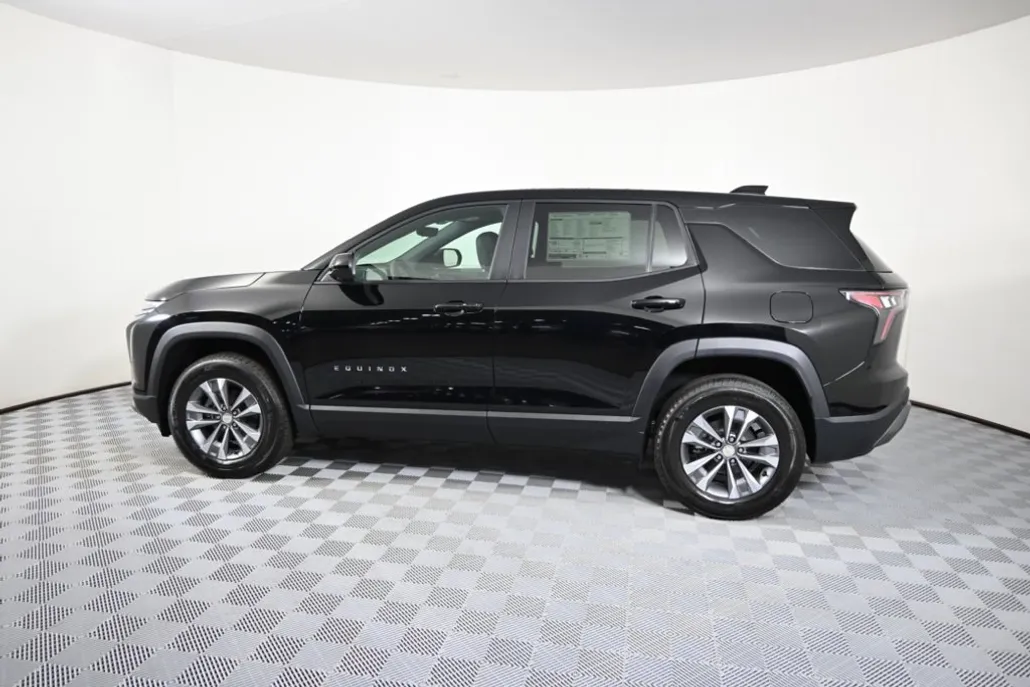 2026 Chevrolet Equinox LT photo 1