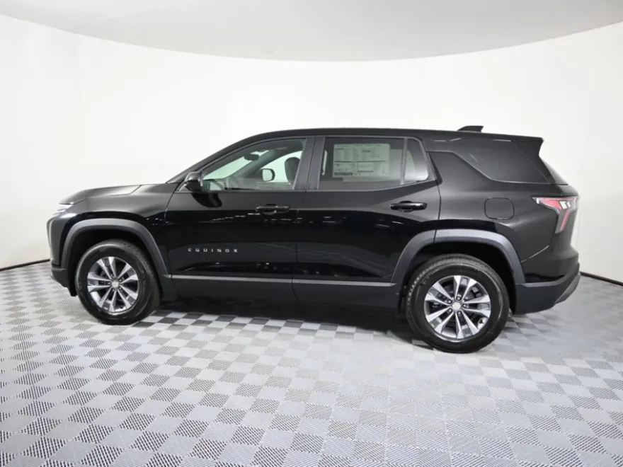 2026 Chevrolet Equinox LT photo 1