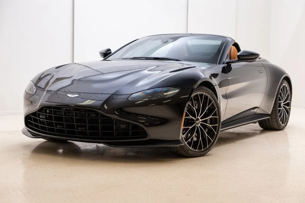 2023 Aston Martin Vantage photo 1