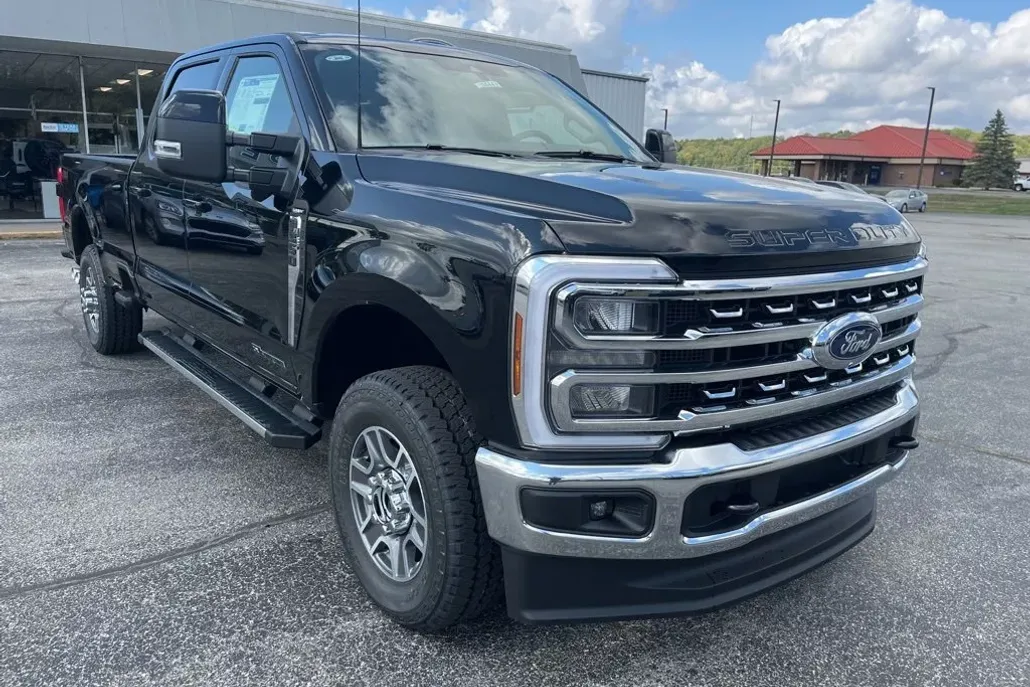 2026 Ford F-350 Lariat photo 1