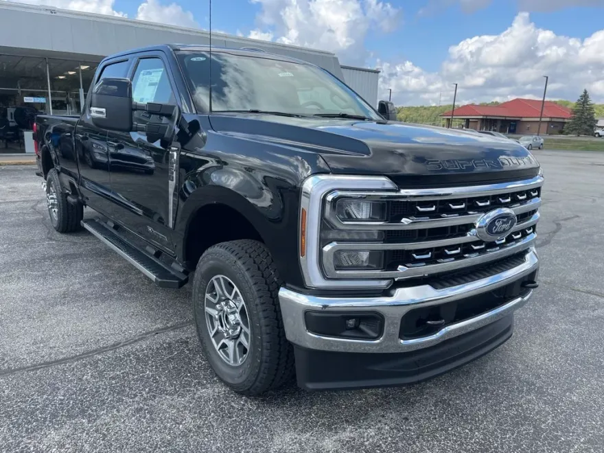 2026 Ford F-350 Lariat photo 1