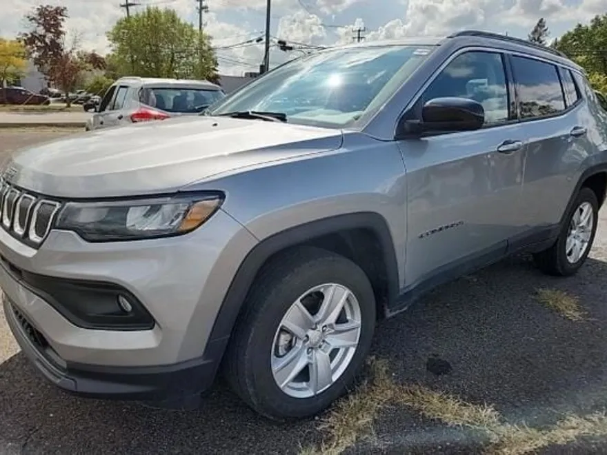 2022 Jeep Compass Latitude photo 1