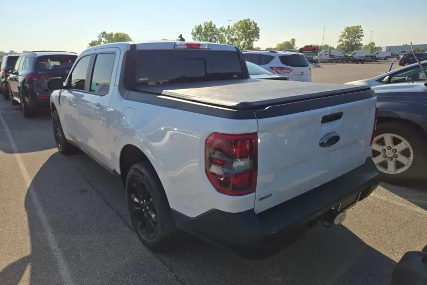 2024 Ford Maverick Lariat photo 1