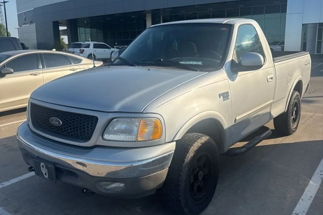 2003 Ford F-150 XLT photo 1