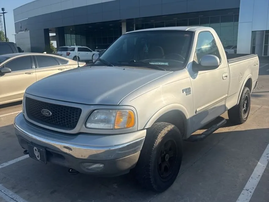 2003 Ford F-150 XLT photo 1