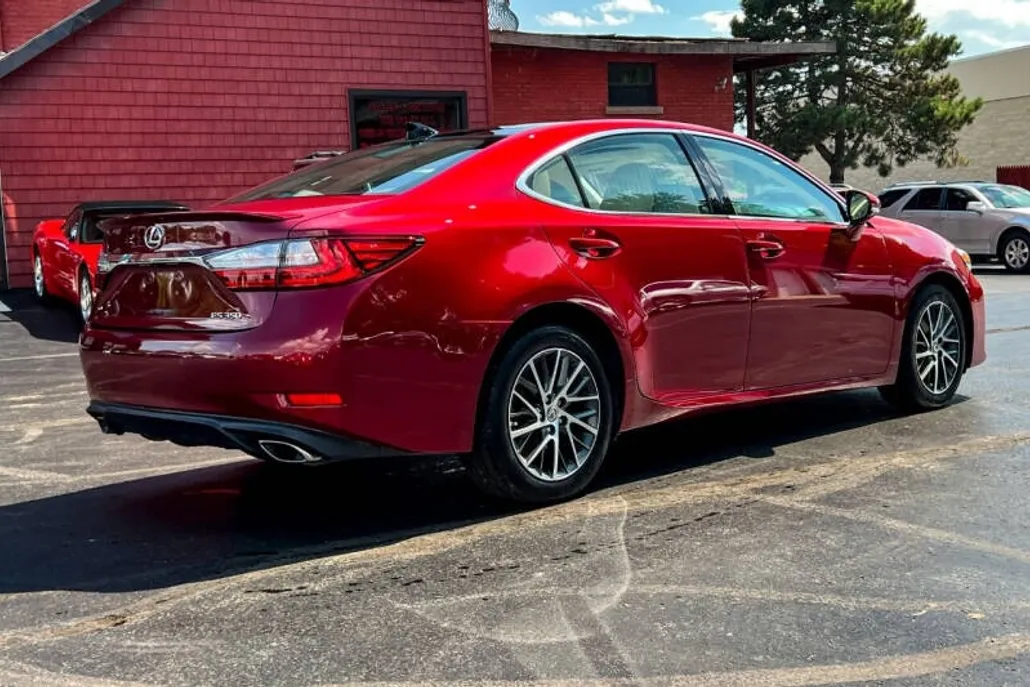 2018 Lexus ES 350 photo 1