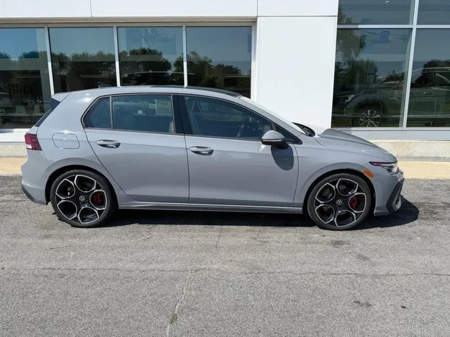2025 Volkswagen Golf GTI Autobahn photo 1